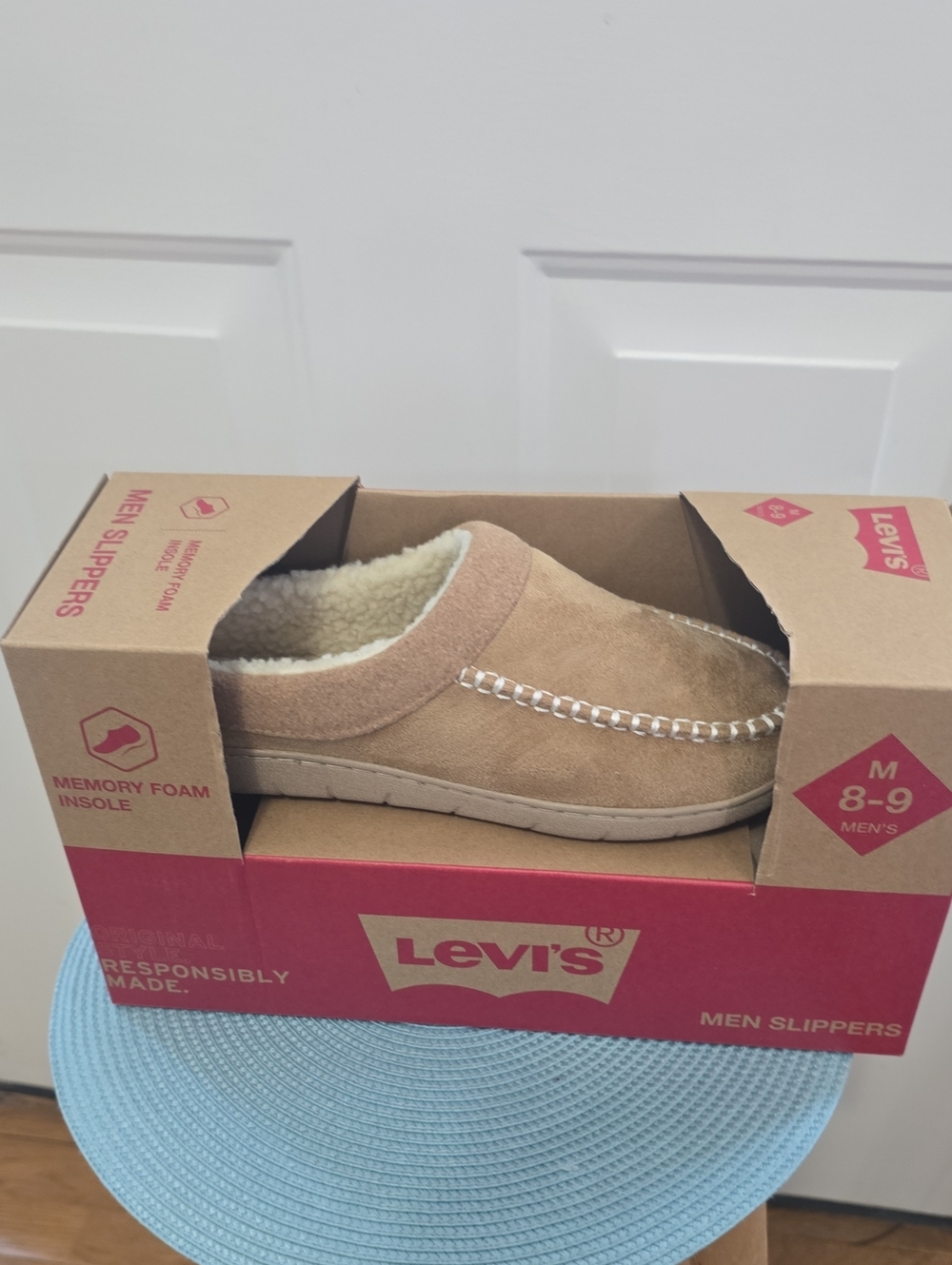 LEVIS BRAND MEN'S SUEDE-LIKE MEMORY FOAM INSOLE TAN SLIPPERS SIZE MEDIUM 8-9